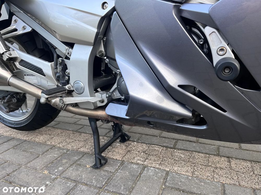 Yamaha FJR - 24