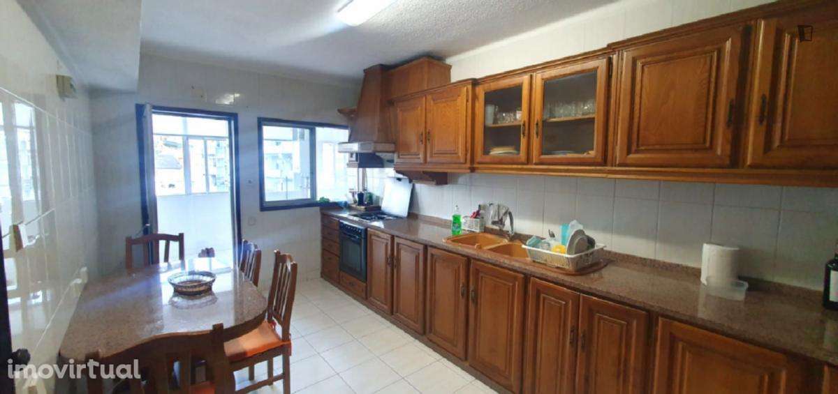 Quarto - localizado em Guimaraes - Grande imagem: 3/5