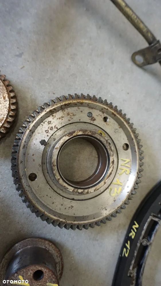 CZĘŚCI DO SILNIKA OSPRZĘT ROZRZĄD KOŁO ZĘBATE MASCOTT 3.0 DXI - 25
