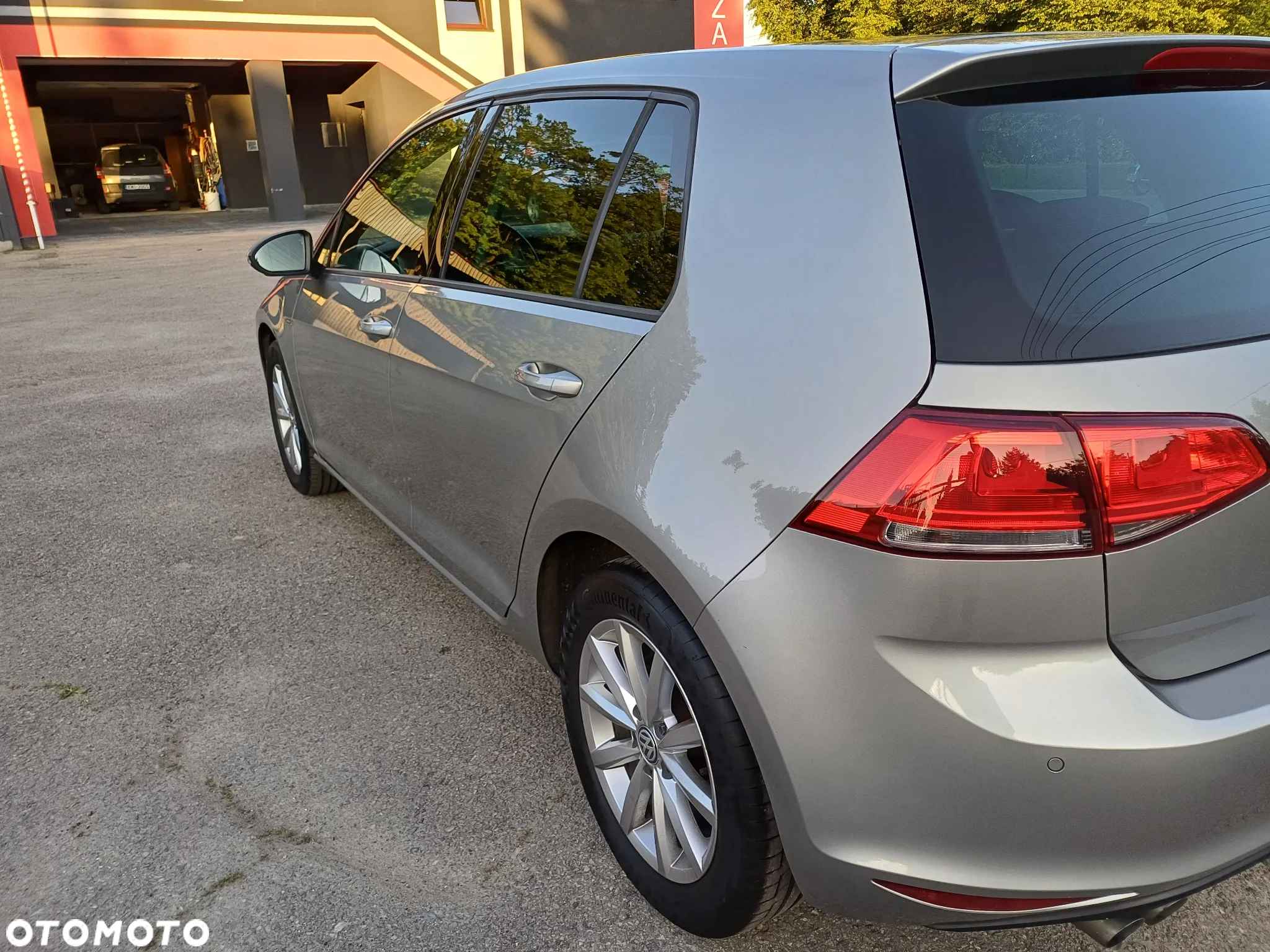 Volkswagen Golf 2.0 BlueTDI Comfortline - 11