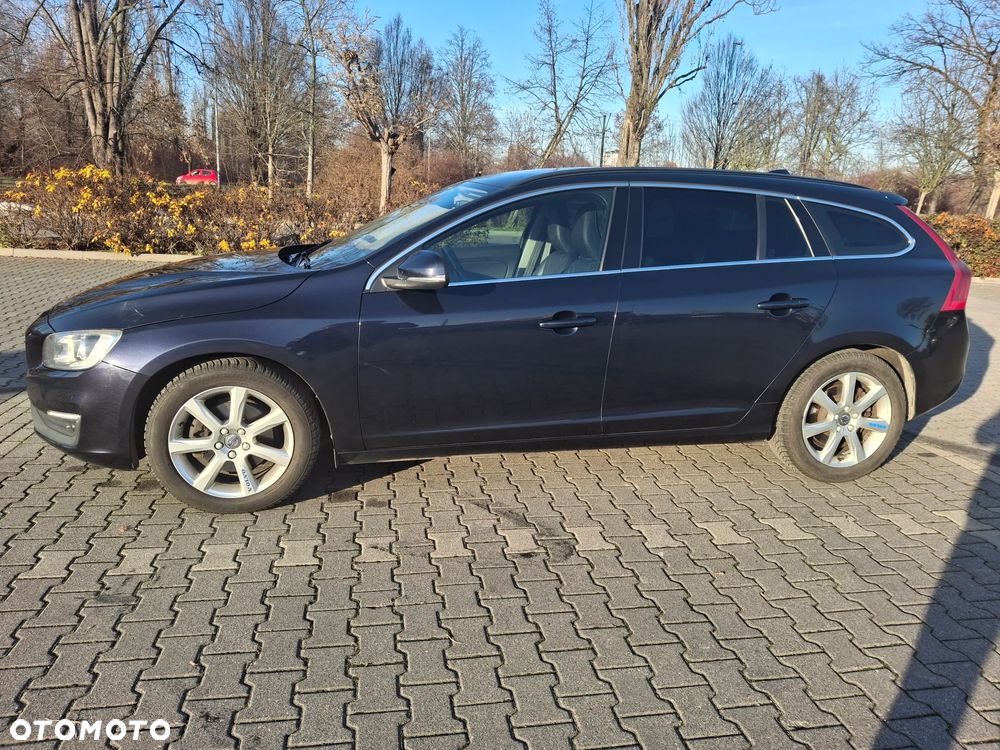 Volvo V60 D3 Drive-E Momentum - 23