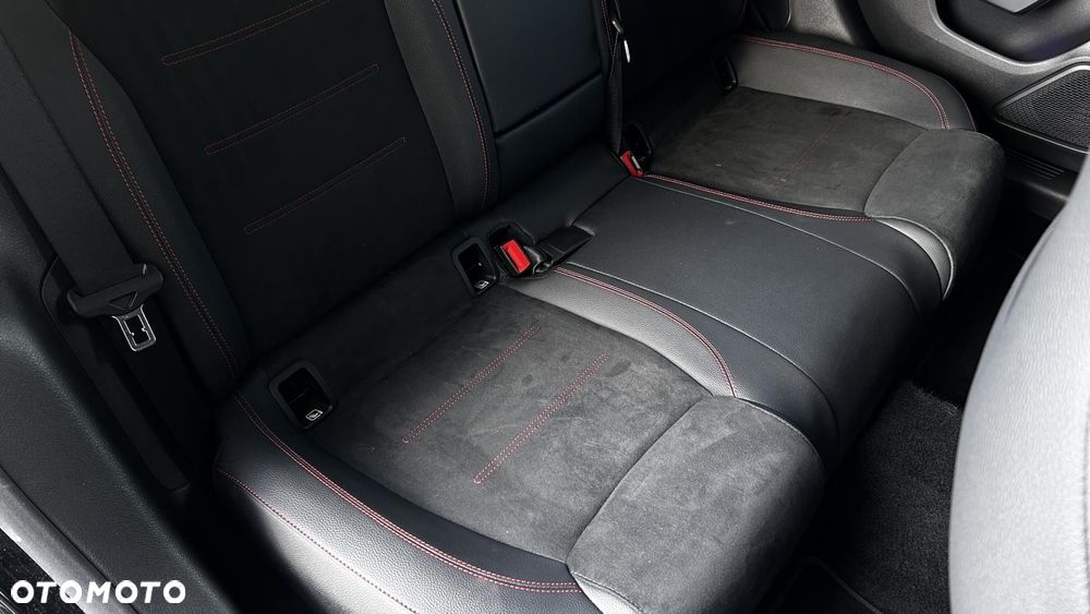 Mercedes-Benz CLA - 27