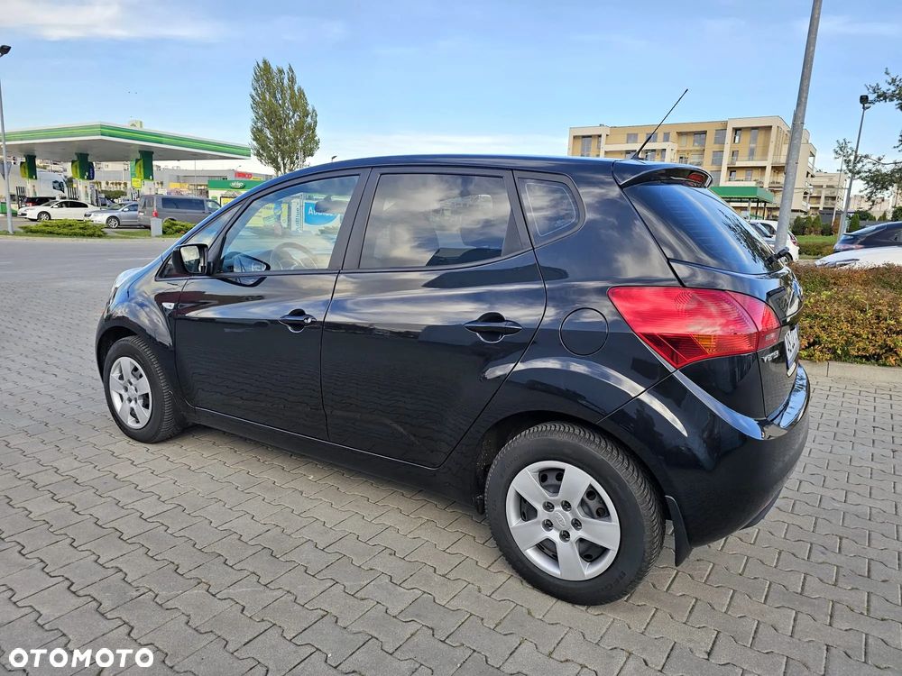 Kia Venga 1.6 CVVT Black Collection - 8