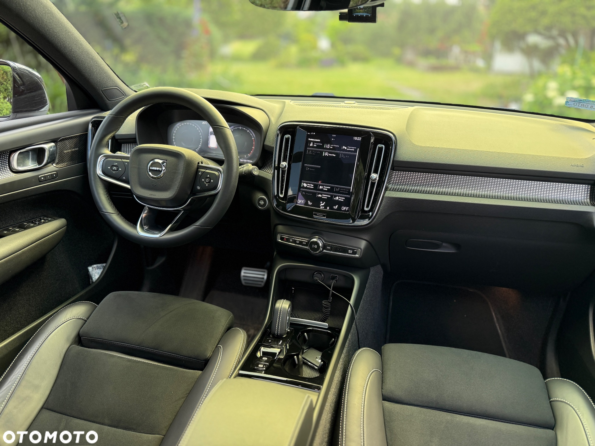 Volvo XC 40 T3 R-Design - 8