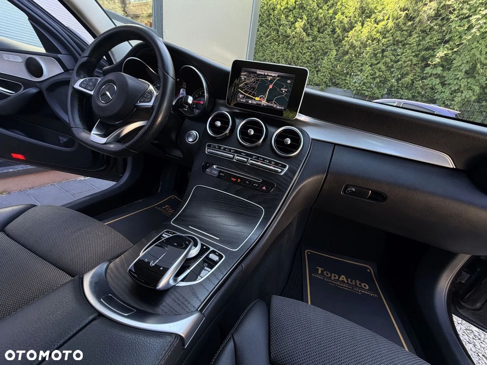 Mercedes-Benz Klasa C 200 9G-TRONIC AMG Line - 16