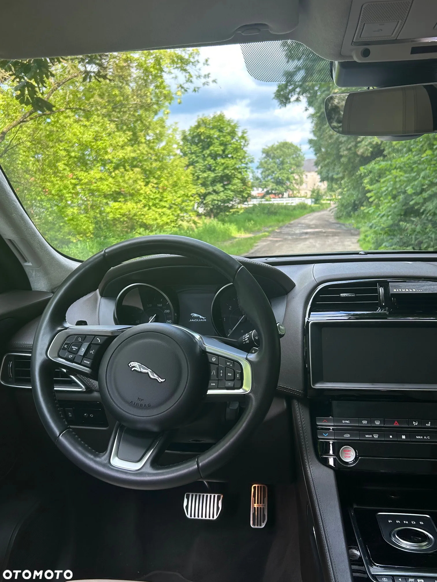 Jaguar F-Pace 2.0 i4D AWD Prestige - 9