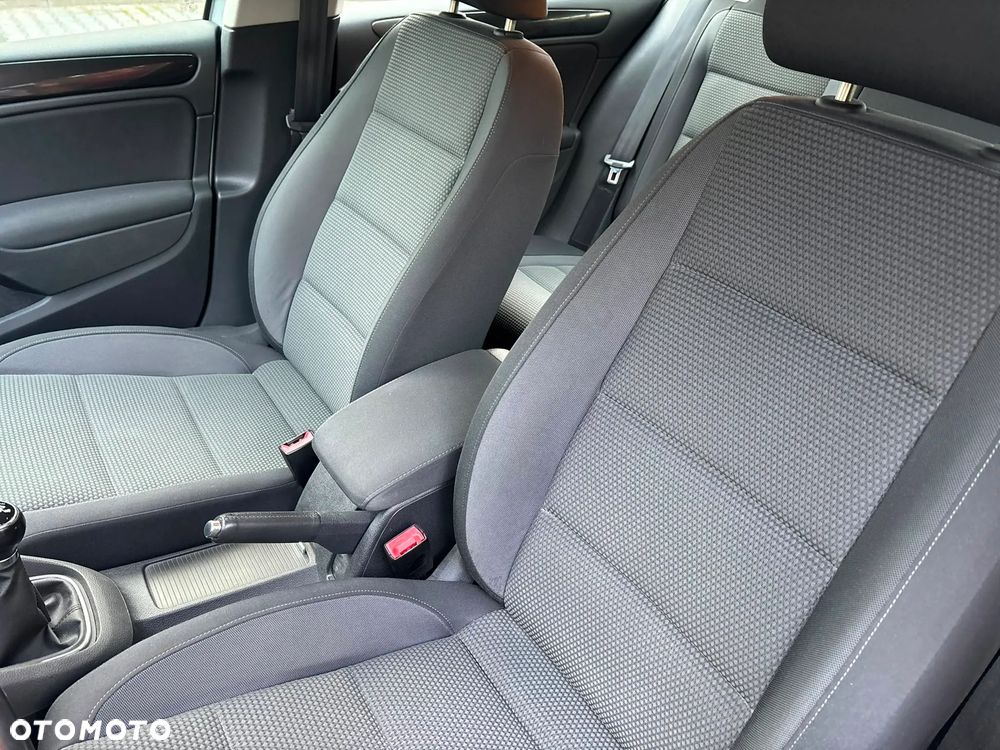 Volkswagen Golf - 6
