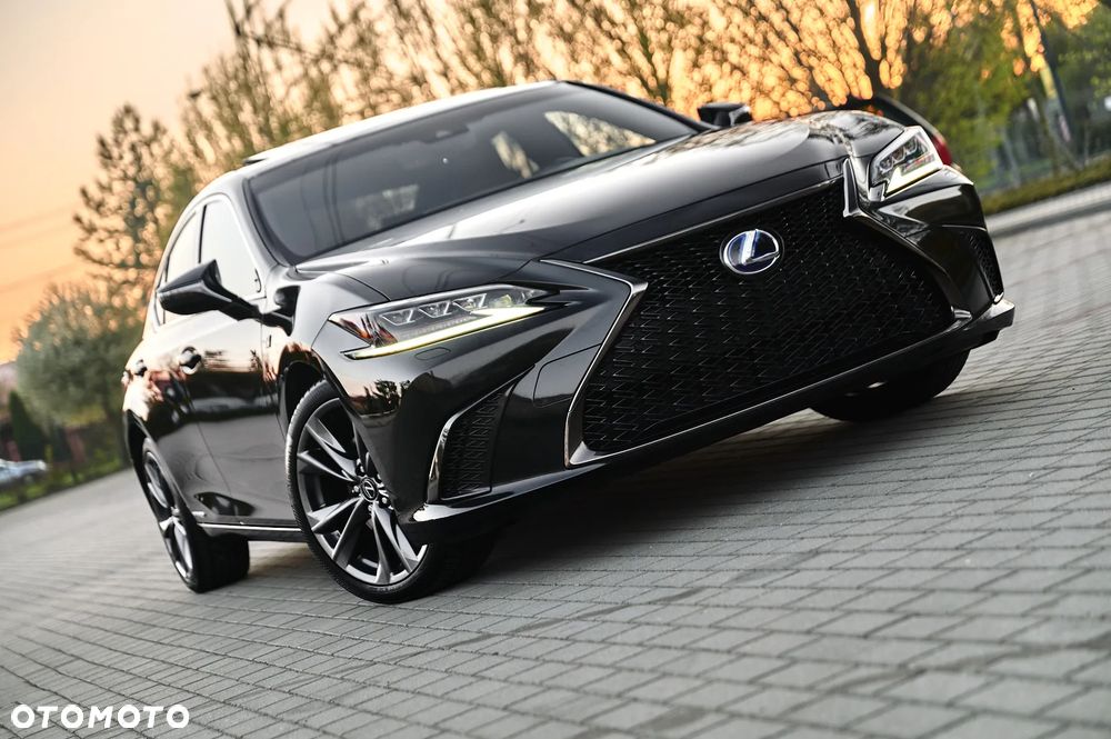 Lexus ES 300h F Sport - 21