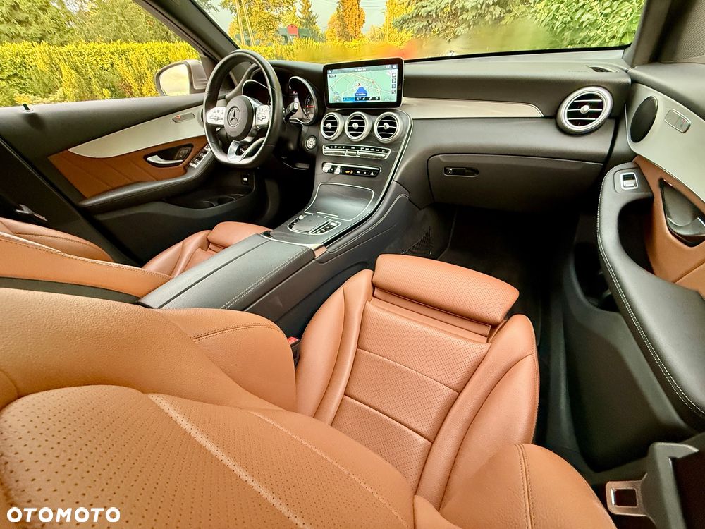 Mercedes-Benz GLC 200 4Matic 9G-TRONIC AMG Line Plus - 39