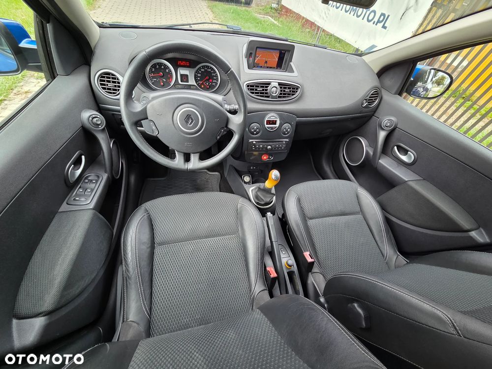 Renault Clio - 11
