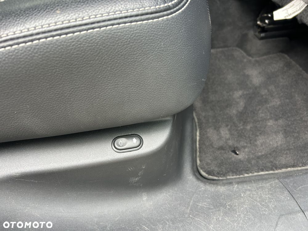 Jaguar F-Pace 2.0 i4D AWD R-Sport - 25