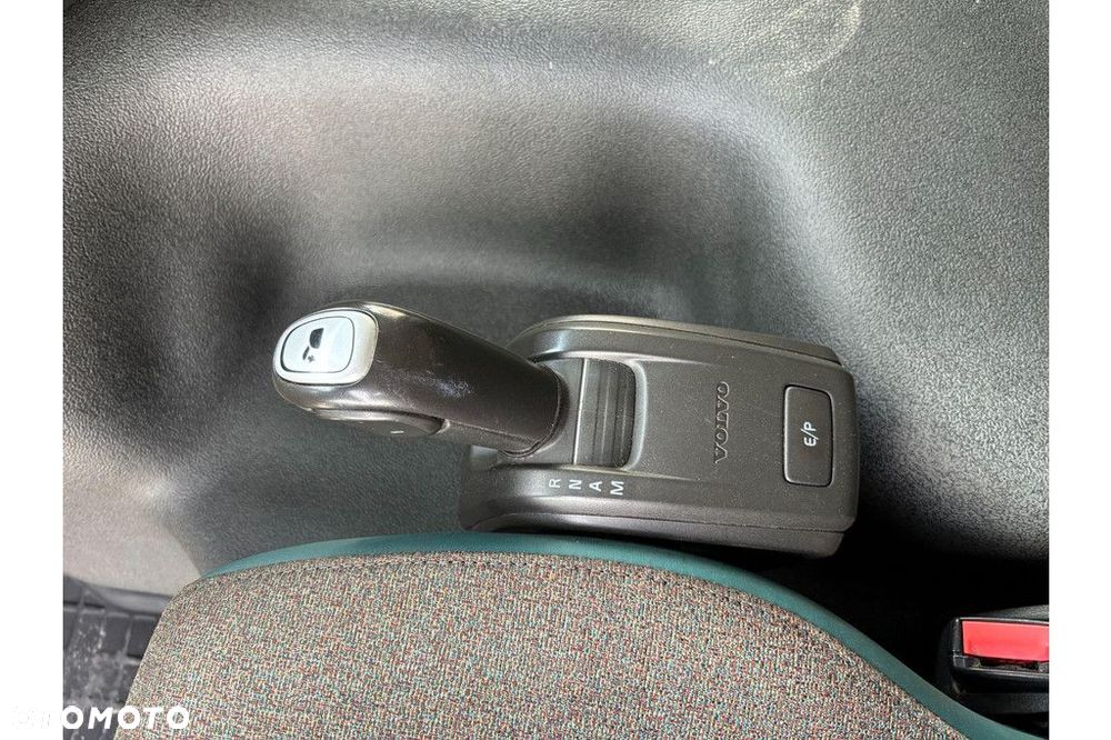 Volvo FM 330 4x2 + CARRIER - 18