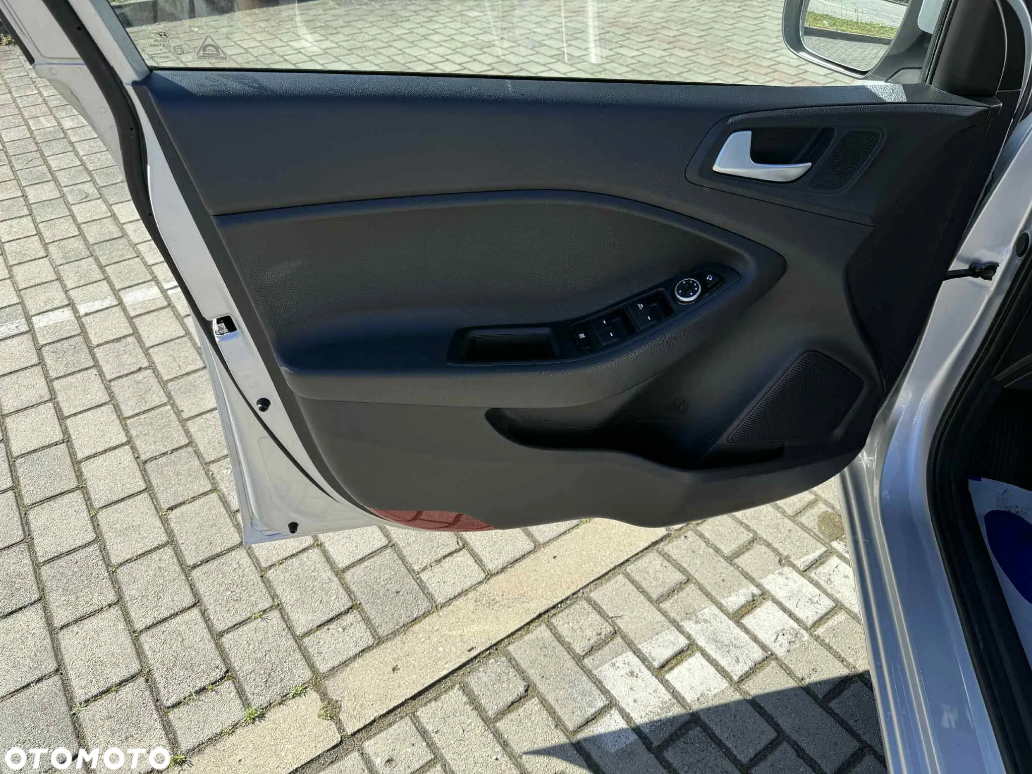 Hyundai i20 blue 1.2 YES Gold - 16