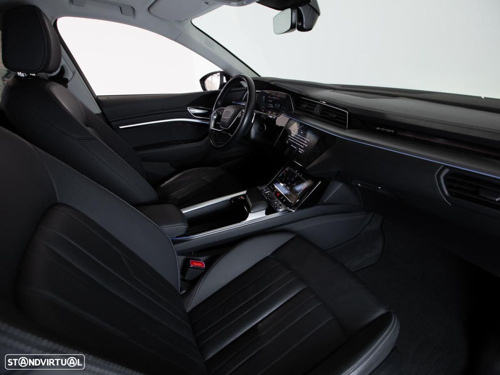 Audi e-tron 55 quattro - 10