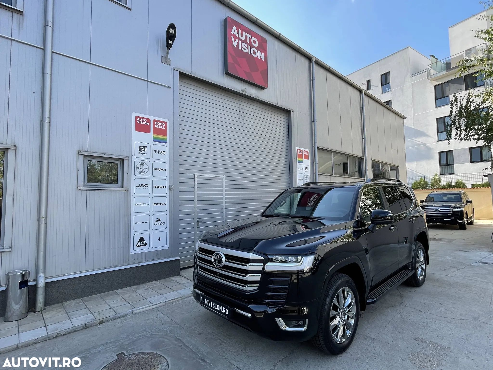 Toyota Land Cruiser 300 - 1