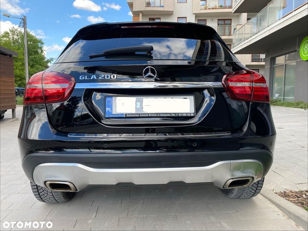 Mercedes-Benz GLA 200 7G-DCT Urban - 19