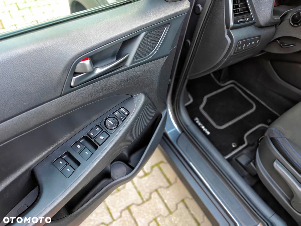 Hyundai Tucson blue 1.6 GDi 2WD Navi - 21
