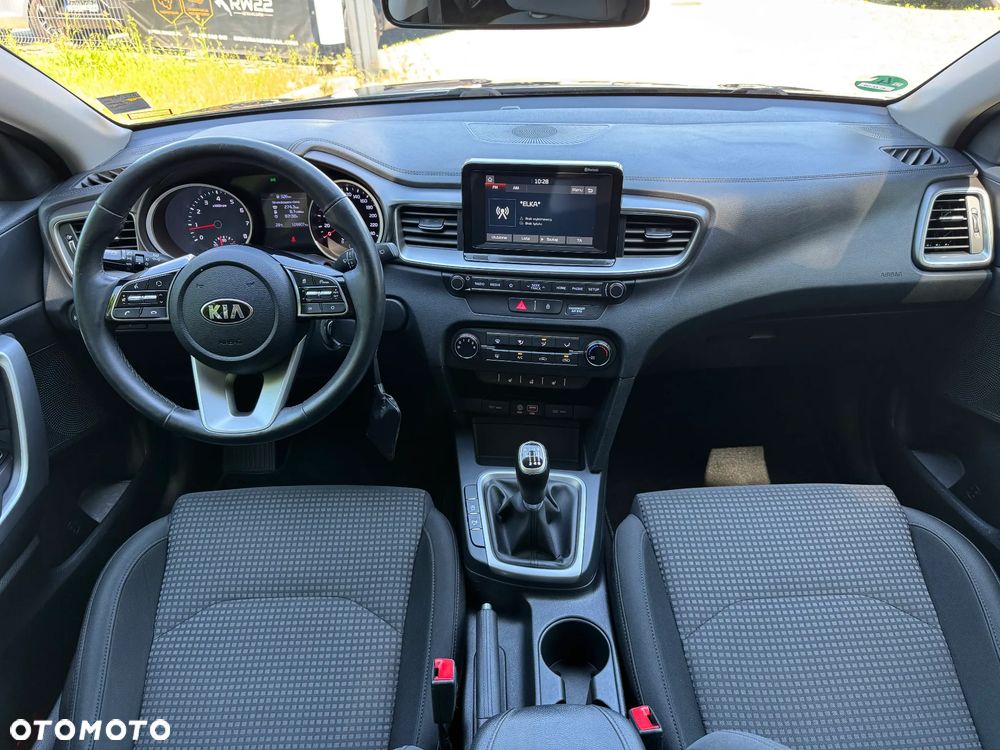 Kia Ceed - 22