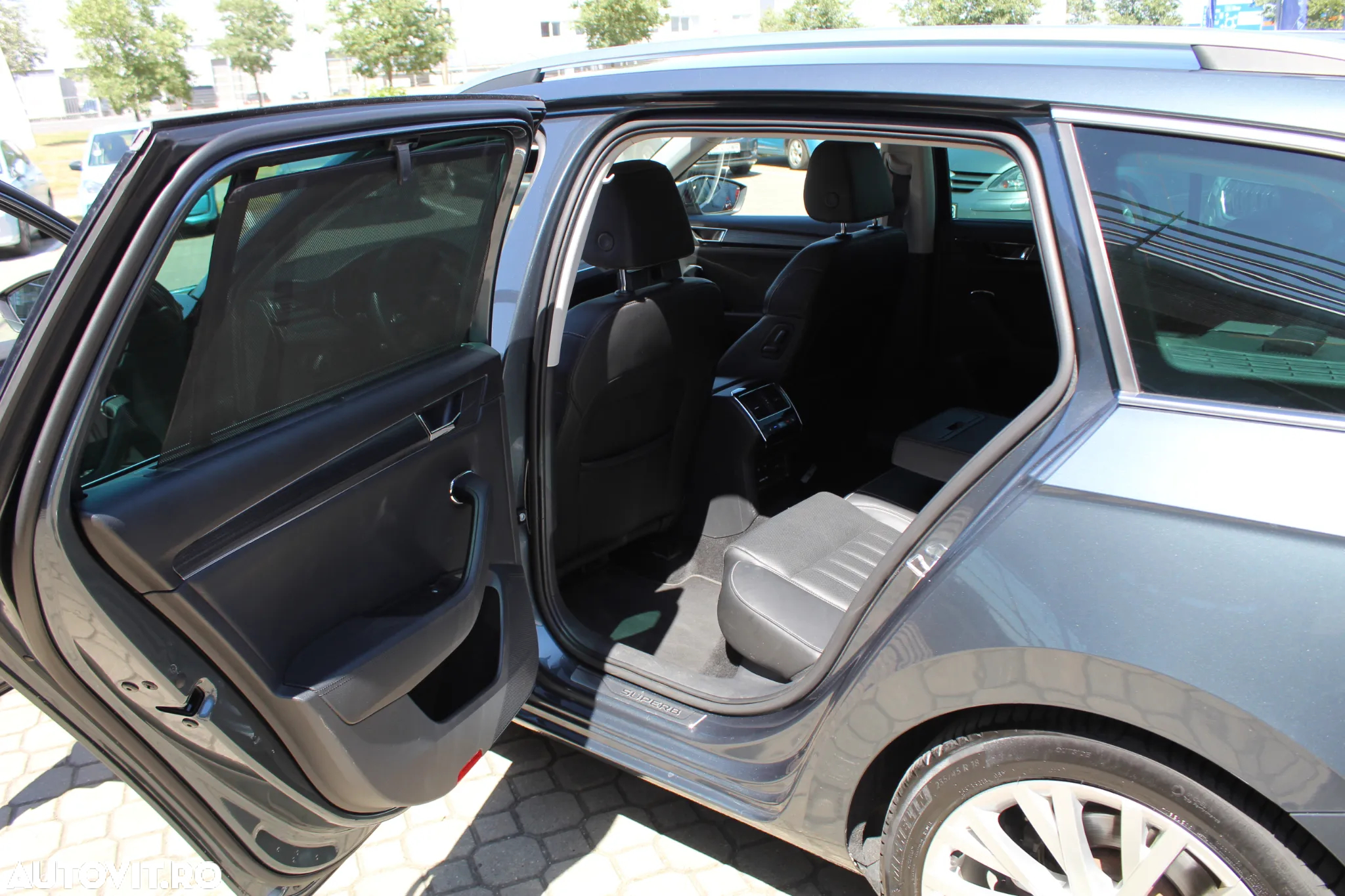 Skoda Superb Combi 2.0 TDI DSG Style - 19