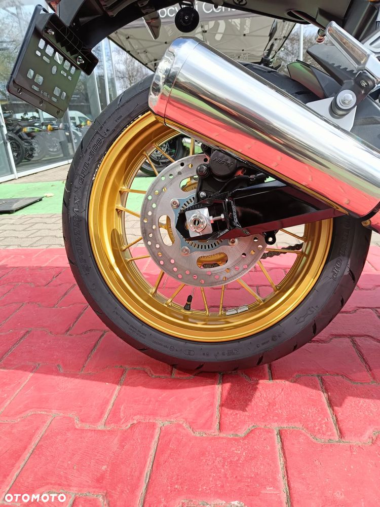 Kawasaki Z 900 RS - 17