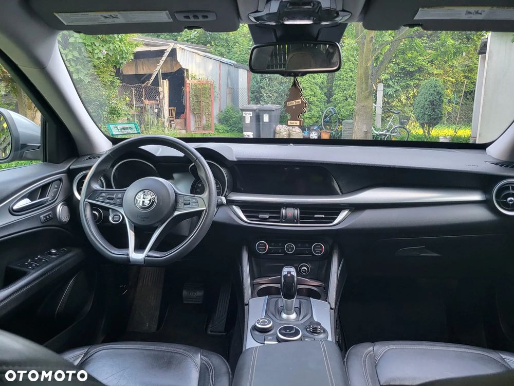 Alfa Romeo Stelvio 2.0 Turbo 16V AT8-Q4 Ti - 15