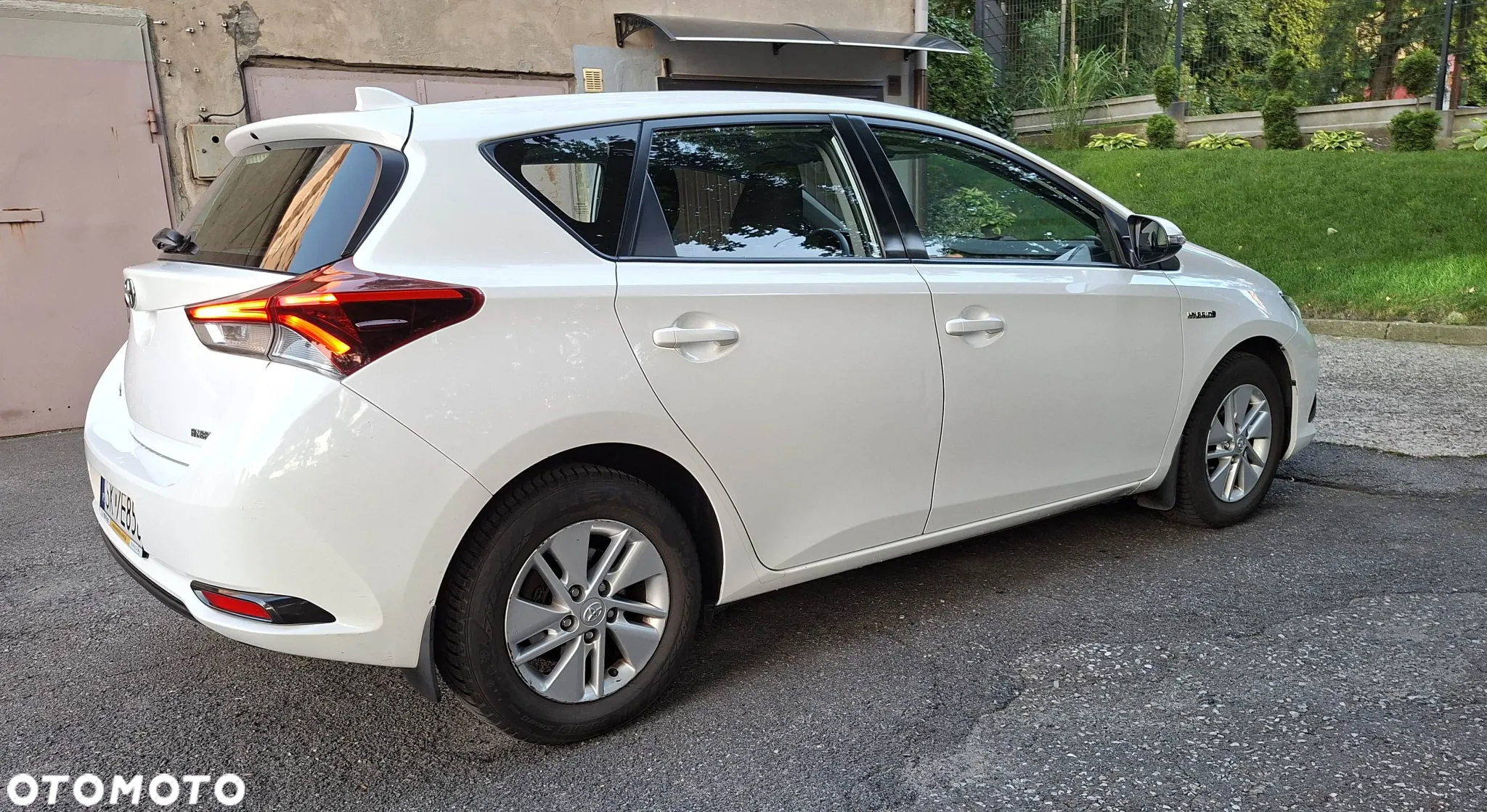 Toyota Auris Hybrid 135 Active - 13
