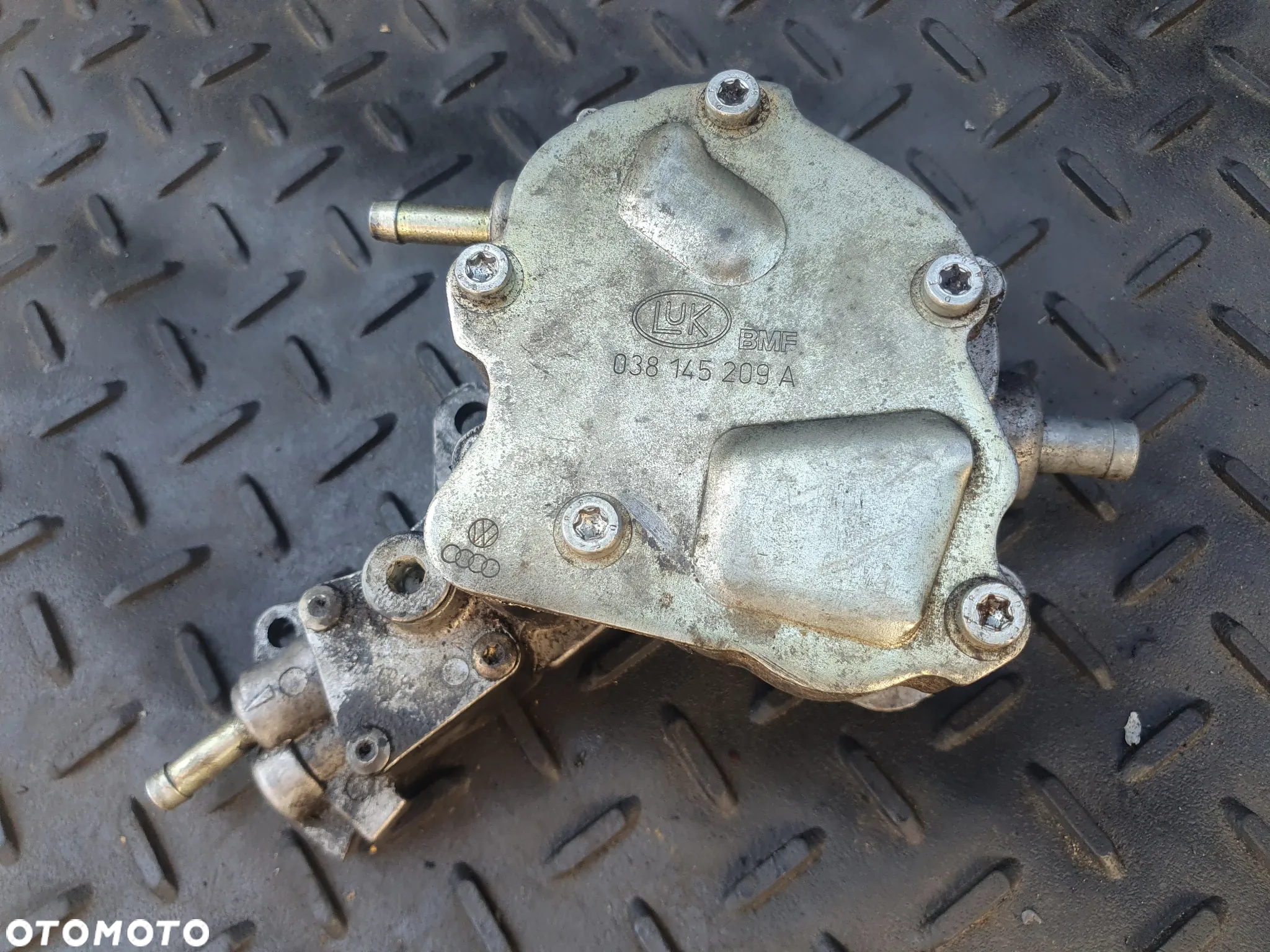 1.9 2.0 TDI POMPA VACUM PODCIŚNIENIA 038145209A VW GOLF IV PASSAT B5 B6 AUDI A3 8L A4 B6 A6 C5 SEAT SKODA FORD GALAXY POSIADAM 5SZT - 10