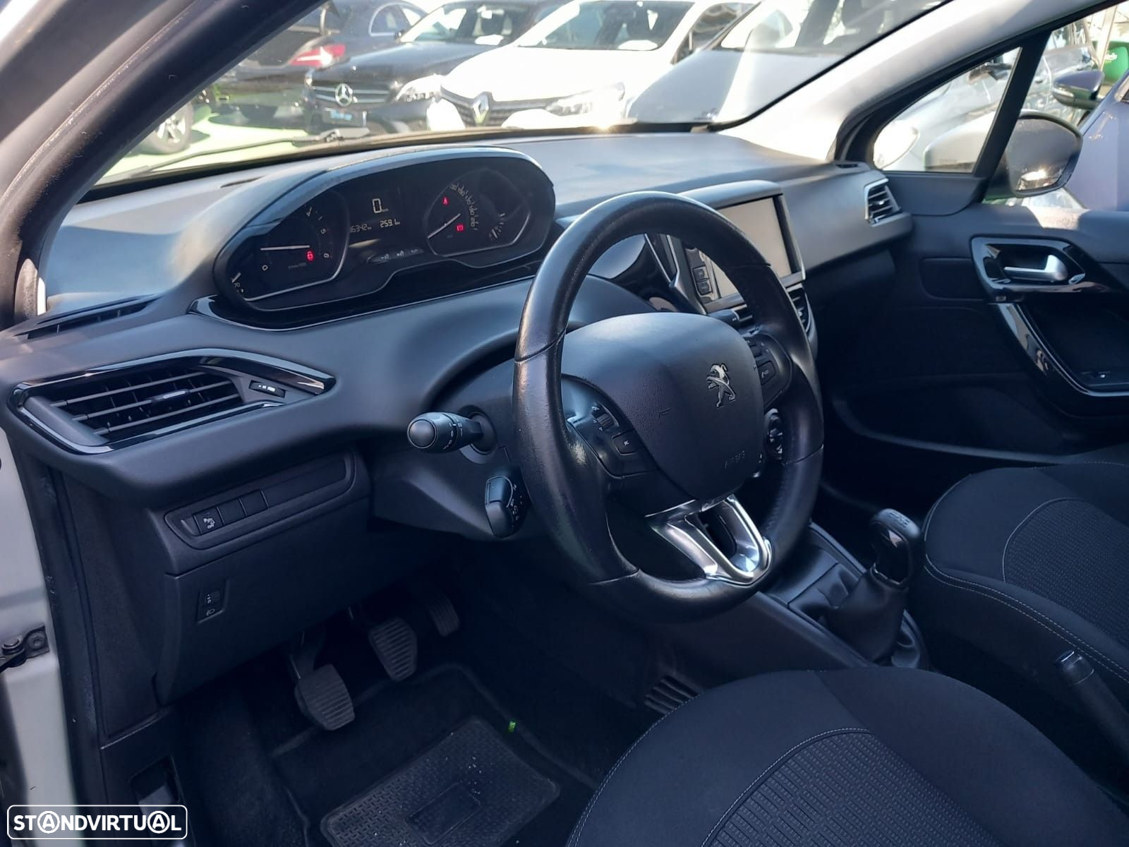 Peugeot 208 1.6 BlueHDi Active - 9