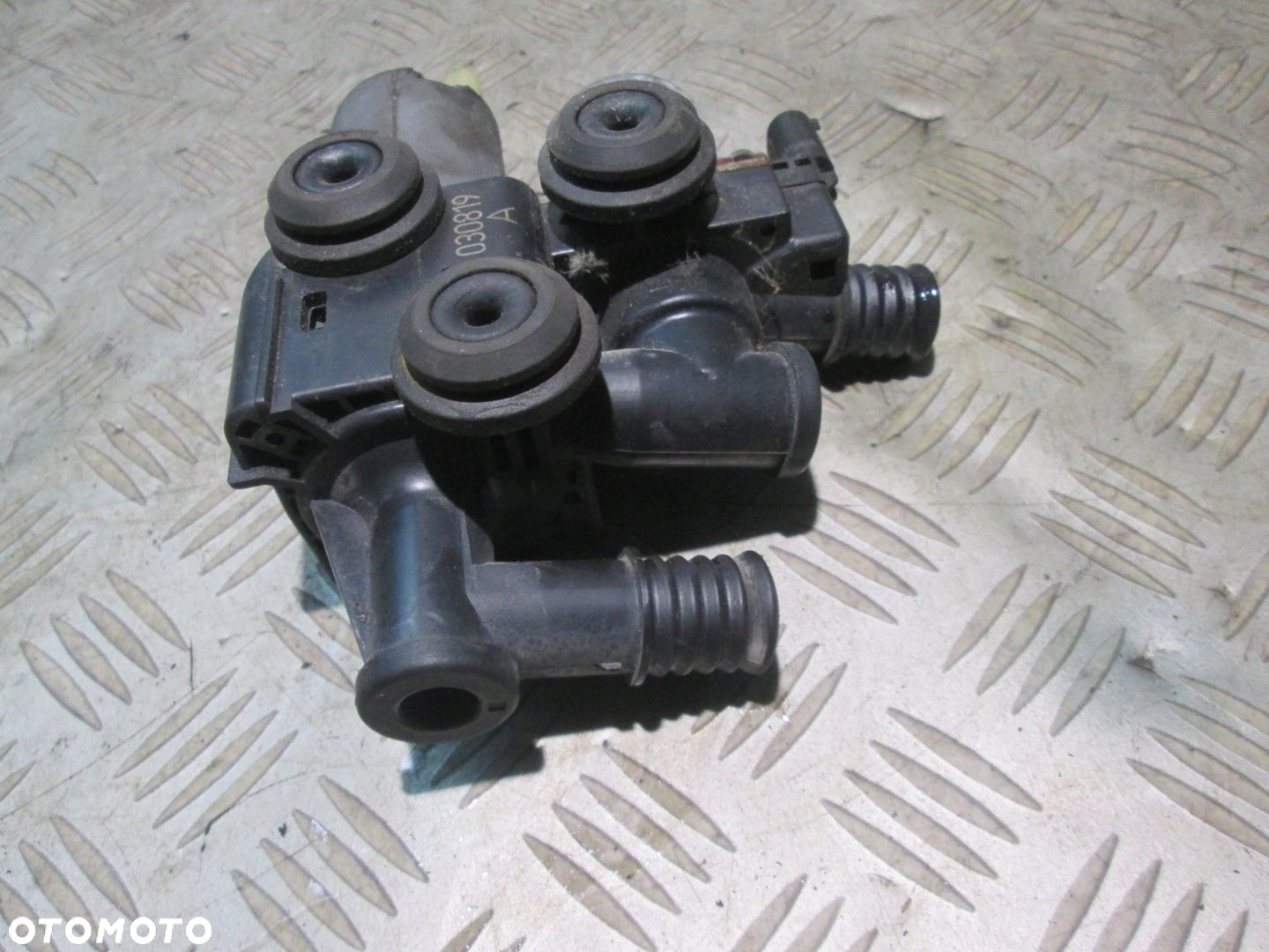 ELEKTROZAWÓR POMPKA ZAWÓR WODY BMW E46 2.0 D 8369807 - 3