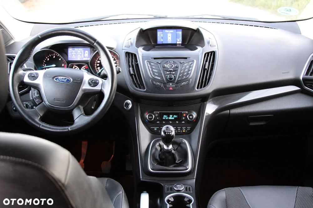 Ford Kuga 2.0 TDCi 2x4 Titanium - 14
