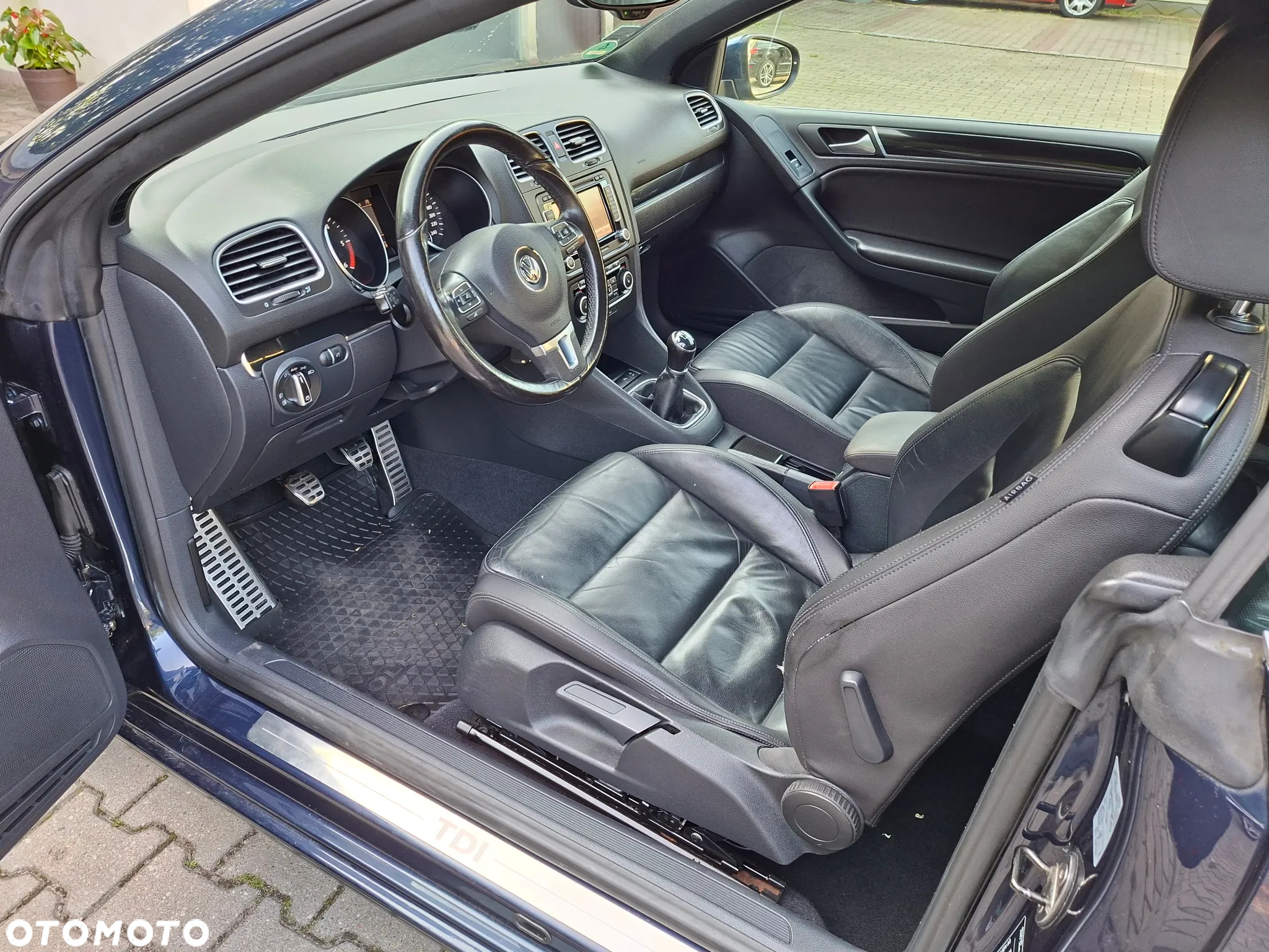 Volkswagen Golf Cabrio 2.0 TDI BlueMotion Technology Exclusive - 18