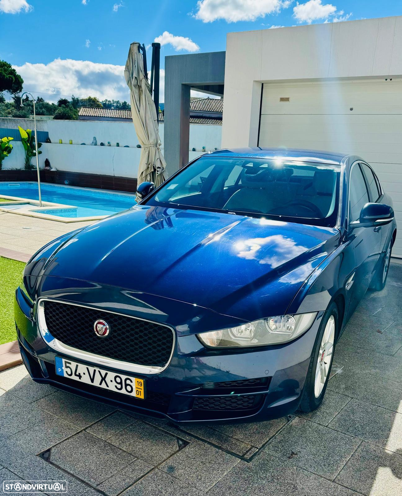 Jaguar XE 2.0 D Prestige Aut. - 2