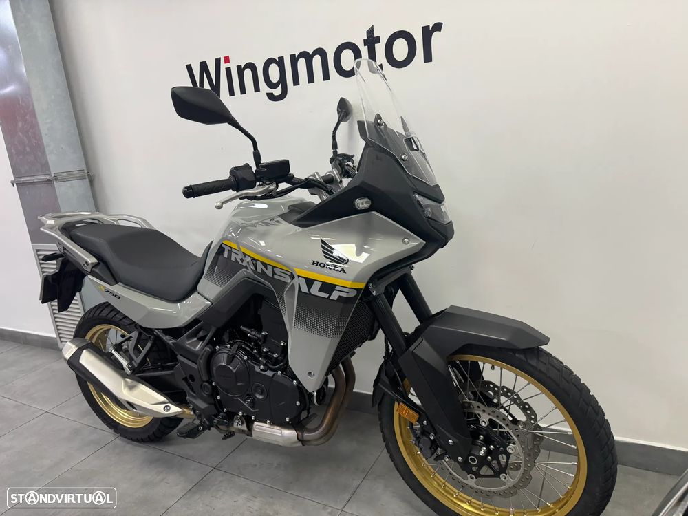 Honda Transalp 750 - 3