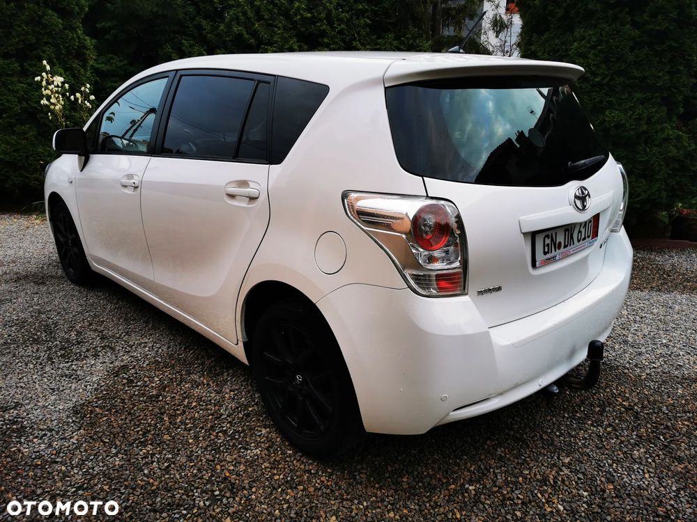 Toyota Verso 1.8 Premium 7os - 4