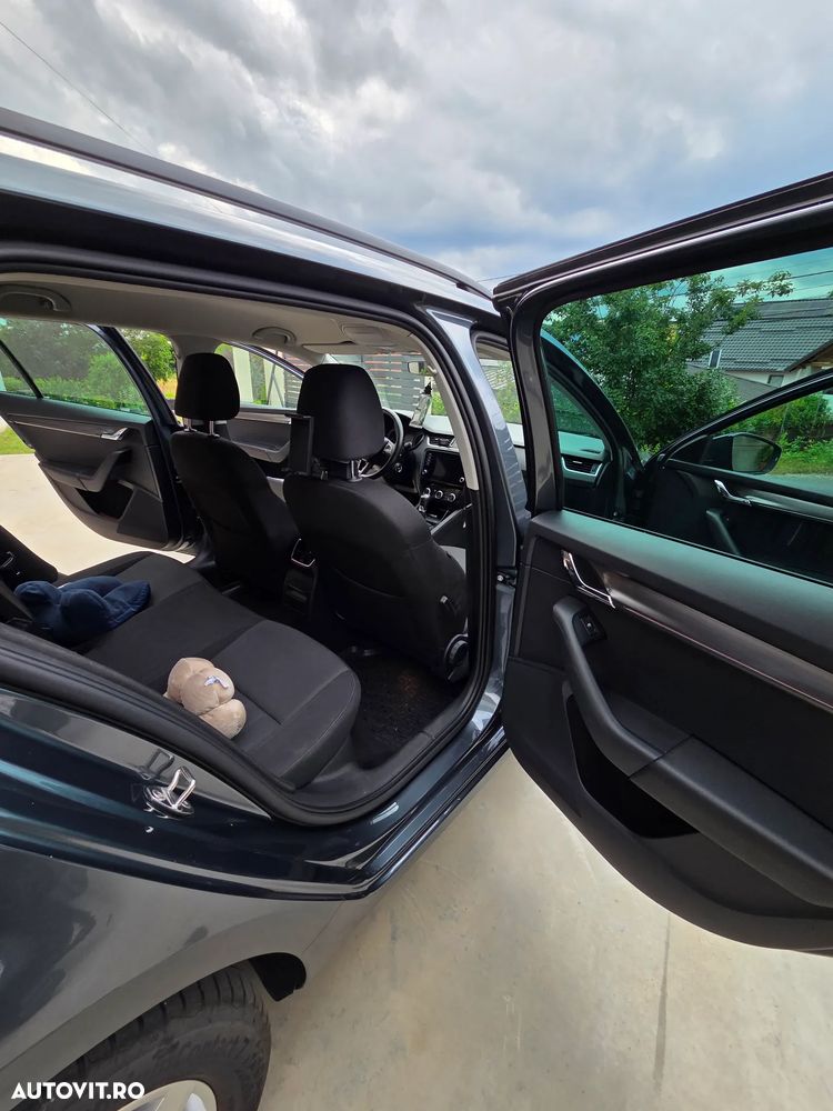 Skoda Octavia 2.0 TDI DSG Style - 2