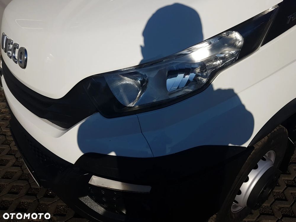 Iveco DAILY 72-180 WINDA 8EP CHŁODNIA AGREGAT IZOTERMA 4,21x2,09x2,10 GRZANIE THERMO KING V-500 MAX DMC 7,2 TONY - 35