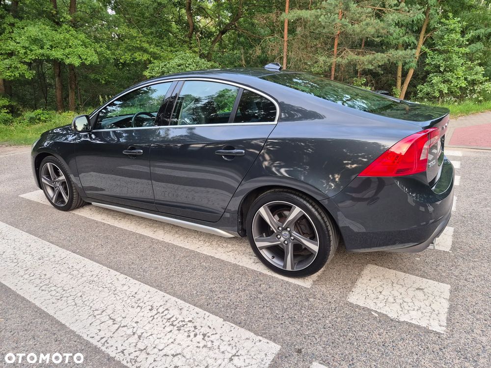 Volvo S60 D2 R-Design - 23