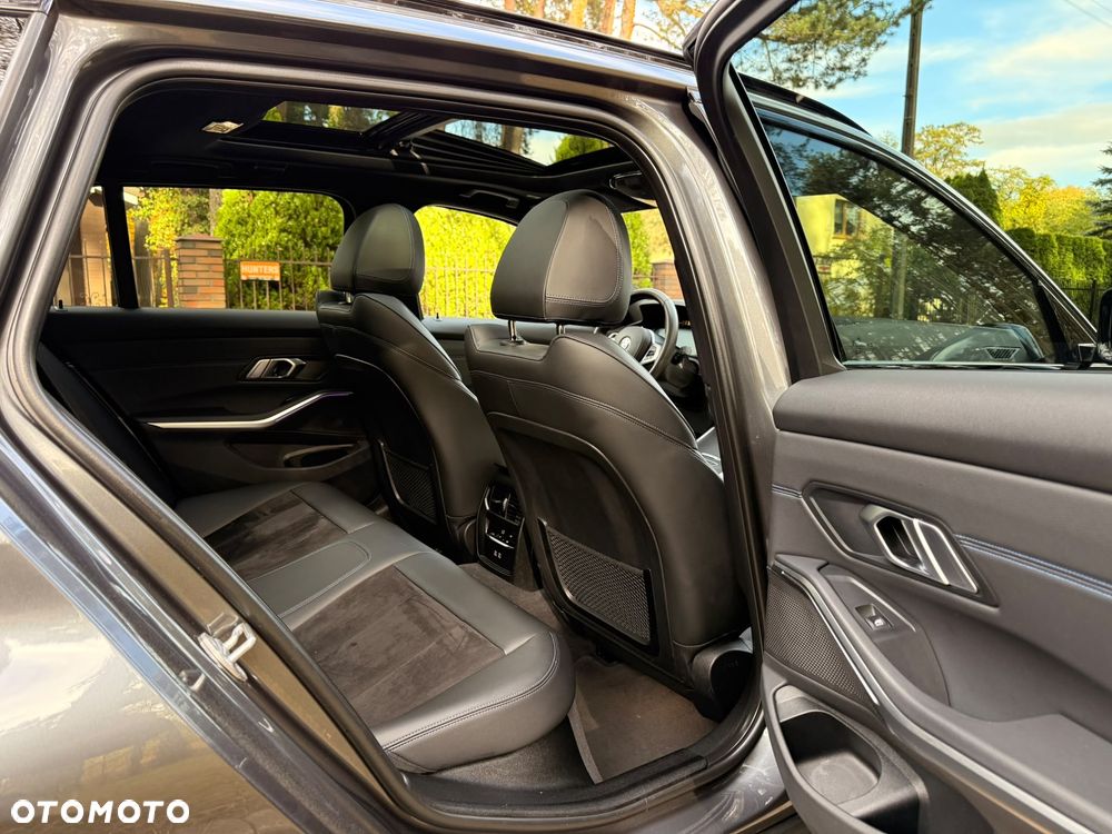BMW Seria 3 320d xDrive M Sport - 18