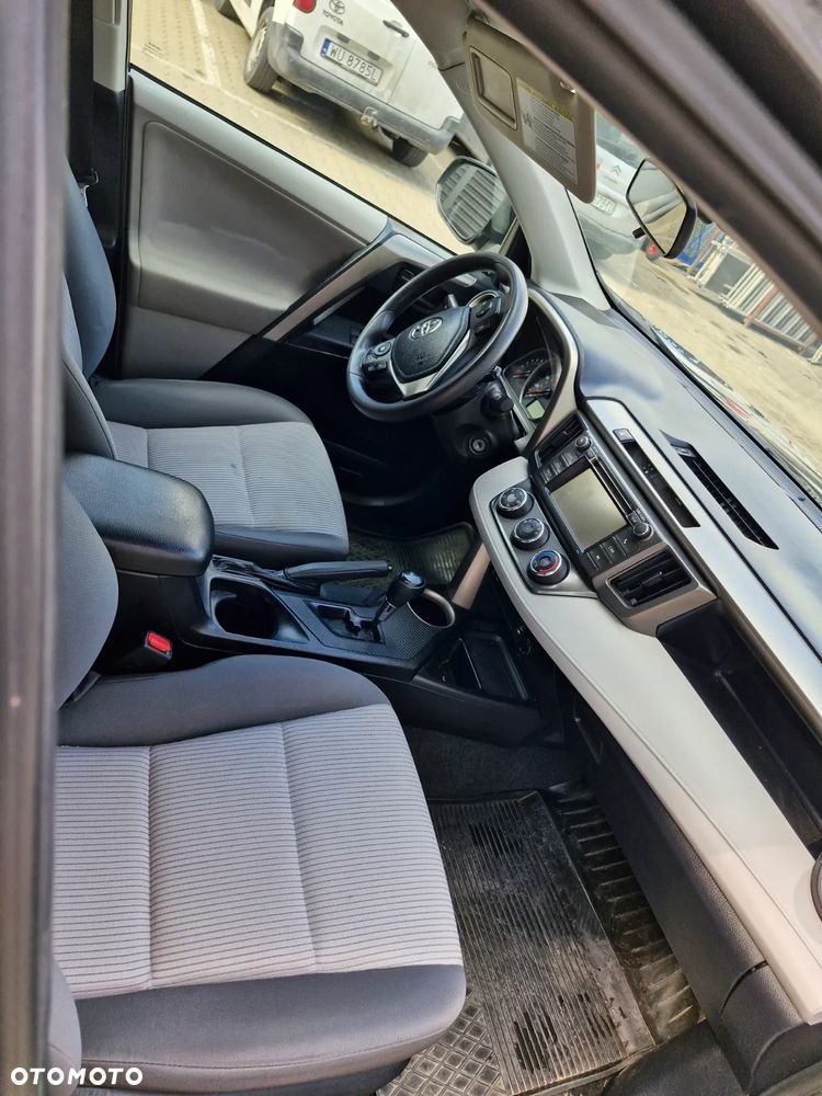 Toyota RAV4 - 8