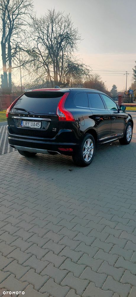 Volvo XC 60 T5 AWD Momentum - 3