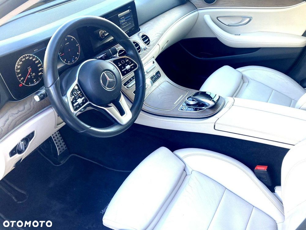 Mercedes-Benz Klasa E - 12