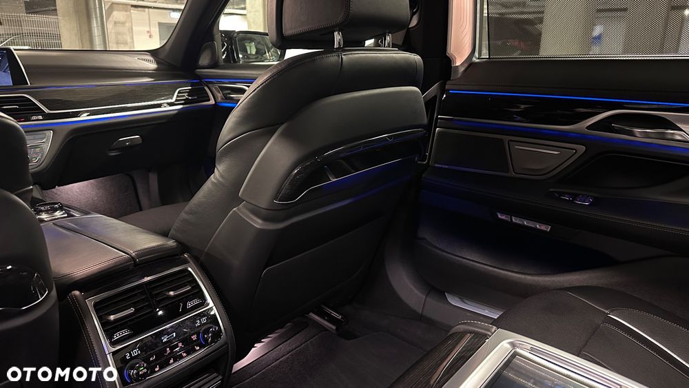 BMW Seria 7 750Li xDrive Edition Exclusive - 32