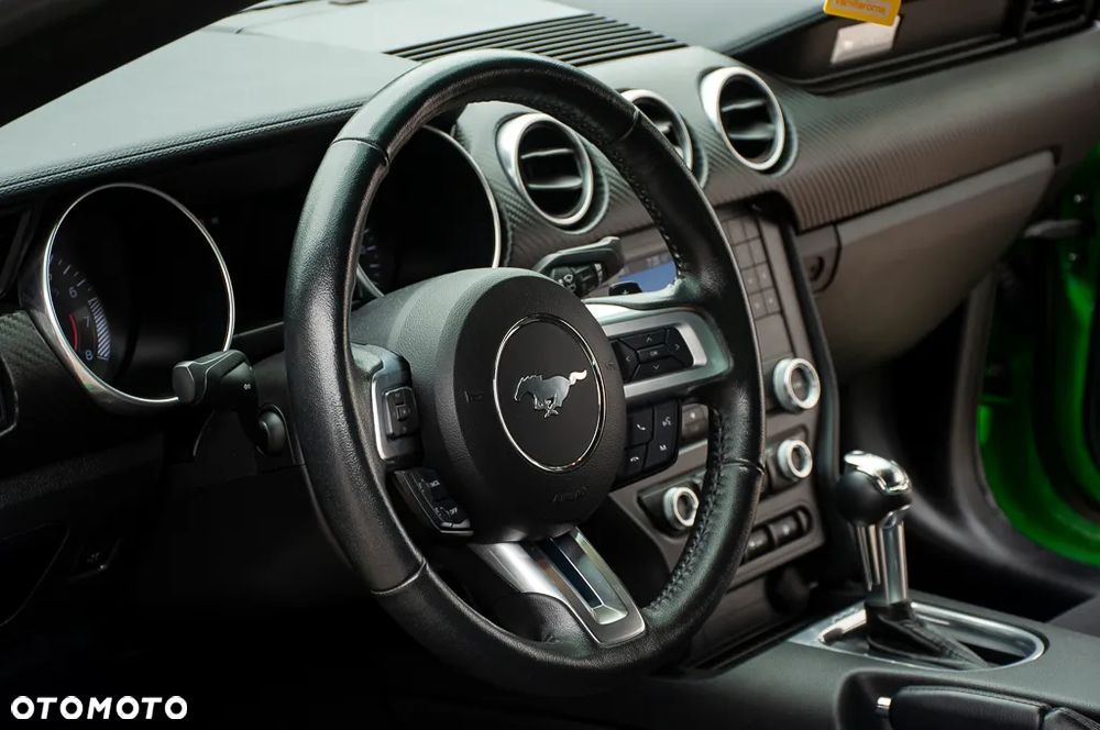 Ford Mustang - 24