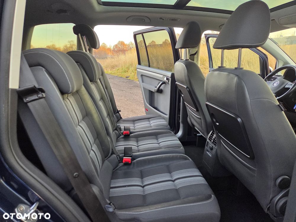 Volkswagen Touran 2.0 TDI DPF DSG MATCH - 13