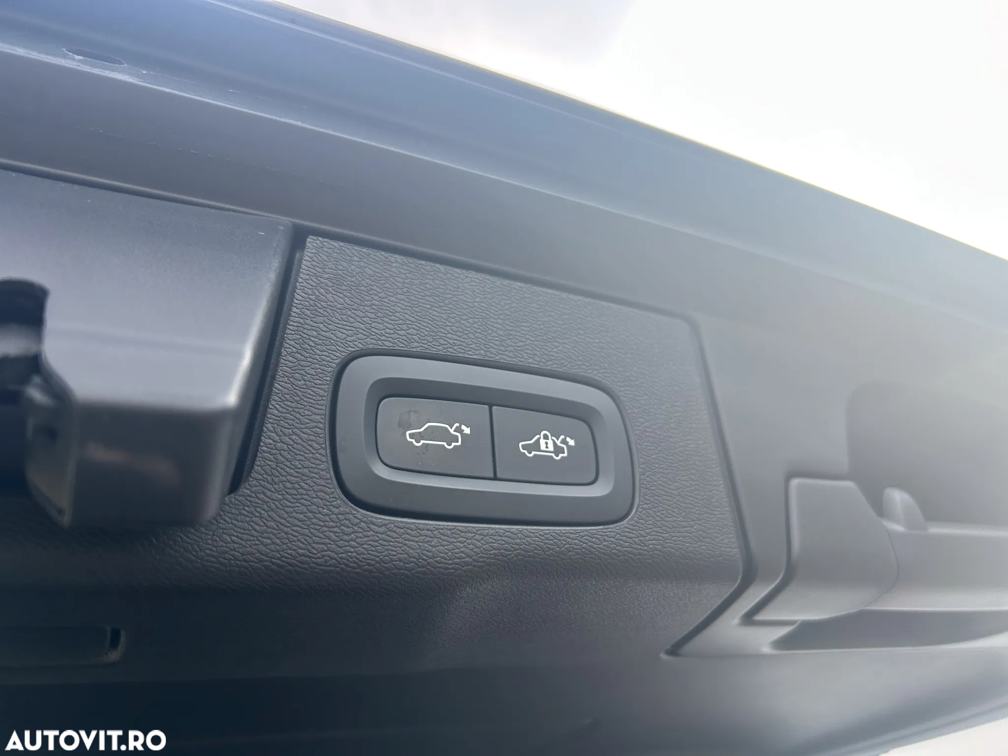 Volvo XC 60 B4 MHEV AT FWD Core - 11