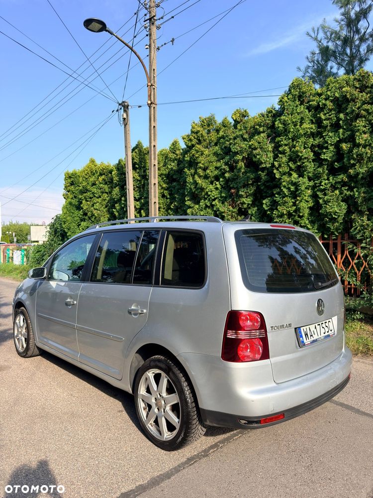 Volkswagen Touran - 5