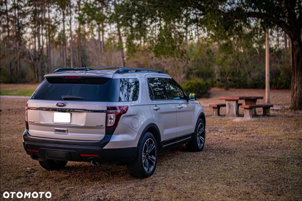 Ford Explorer - 10