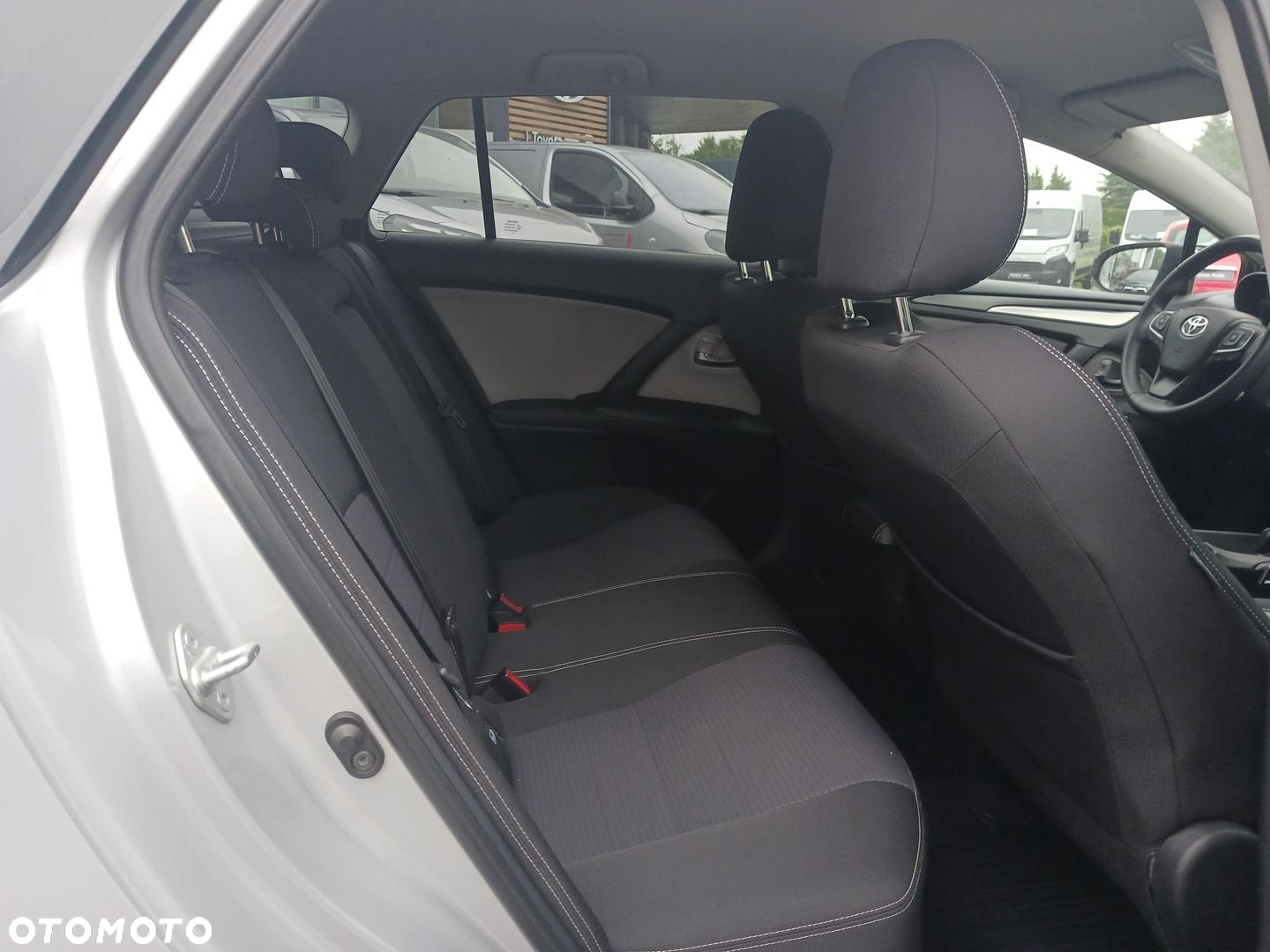 Toyota Avensis 2.0 D-4D Premium - 10