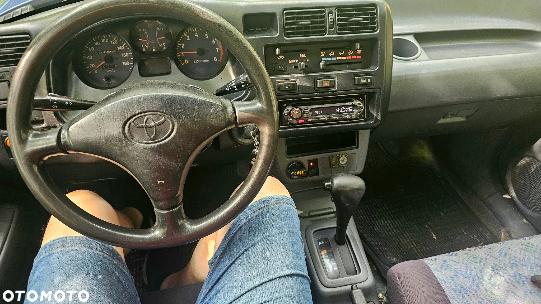 Toyota RAV4 2.0 - 10