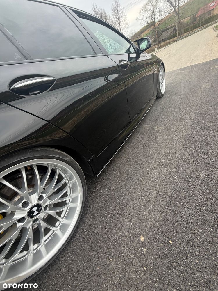 BMW Seria 5 535i Sport-Aut - 23